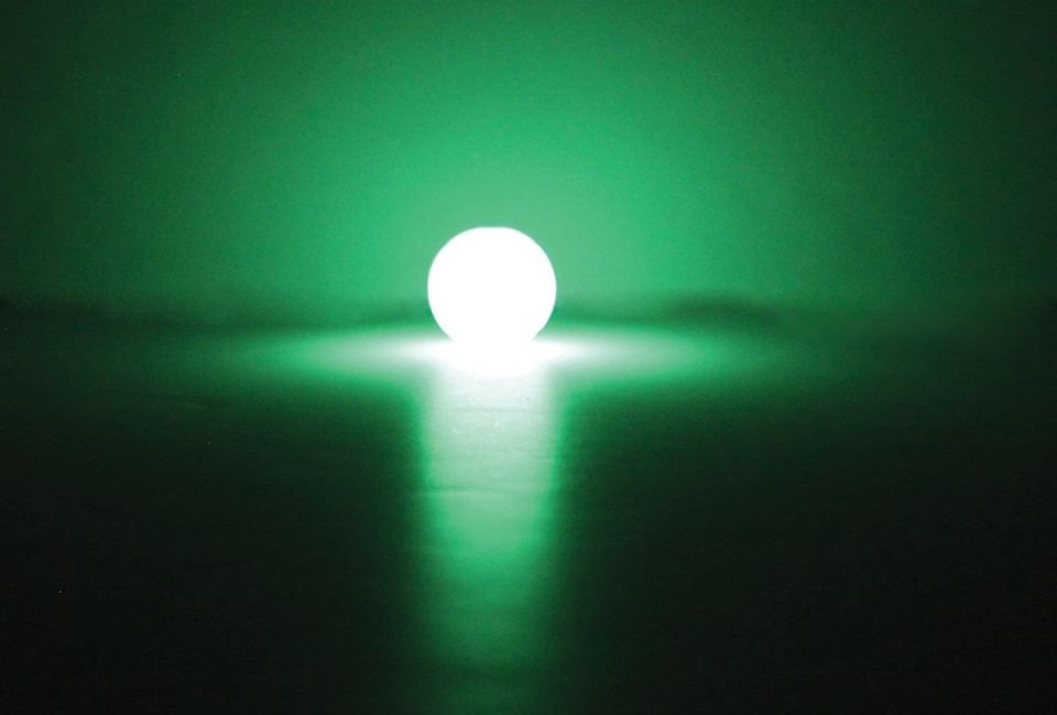 Chuckit! Max Glow Gece Parlayan Köpek Oyun Topu (Küçük Boy)